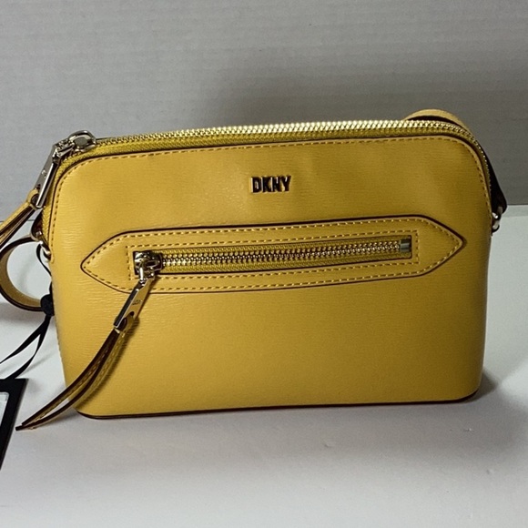 DKNY Classic Chelsea Dome Cbody - Picture 3 of 6